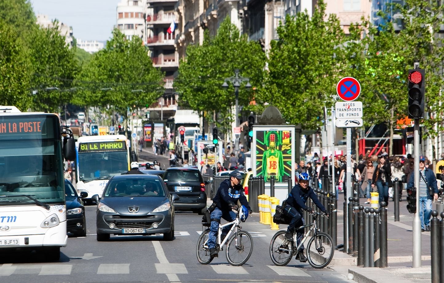 Casi la mitad de los franceses han reducido sus viajes en coche Casi la mitad de los franceses han reducido sus viajes en coche